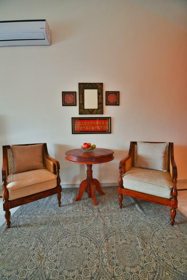 เปรมคัญช์  Hotel อุเดเปอร์ ภายนอก รูปภาพ