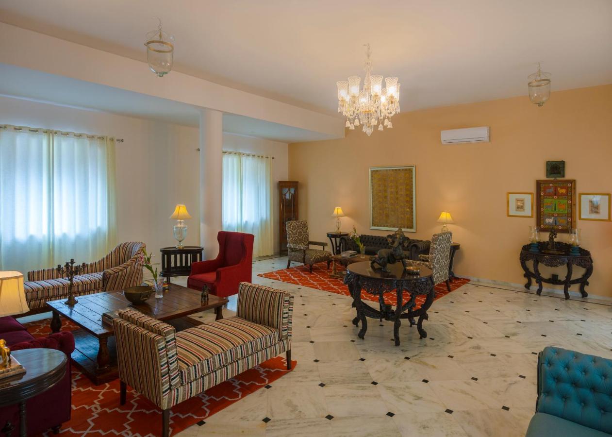 เปรมคัญช์  Hotel อุเดเปอร์ ภายนอก รูปภาพ