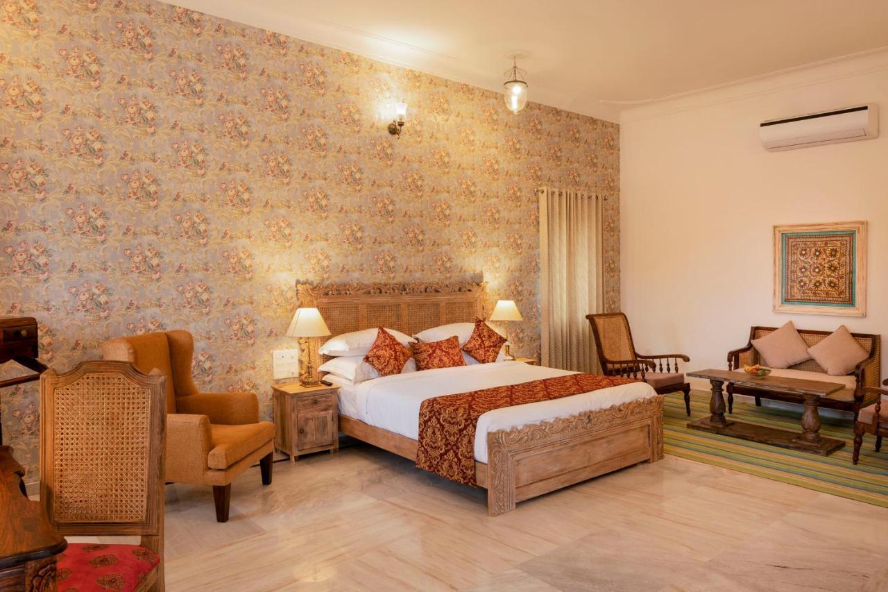 เปรมคัญช์  Hotel อุเดเปอร์ ภายนอก รูปภาพ